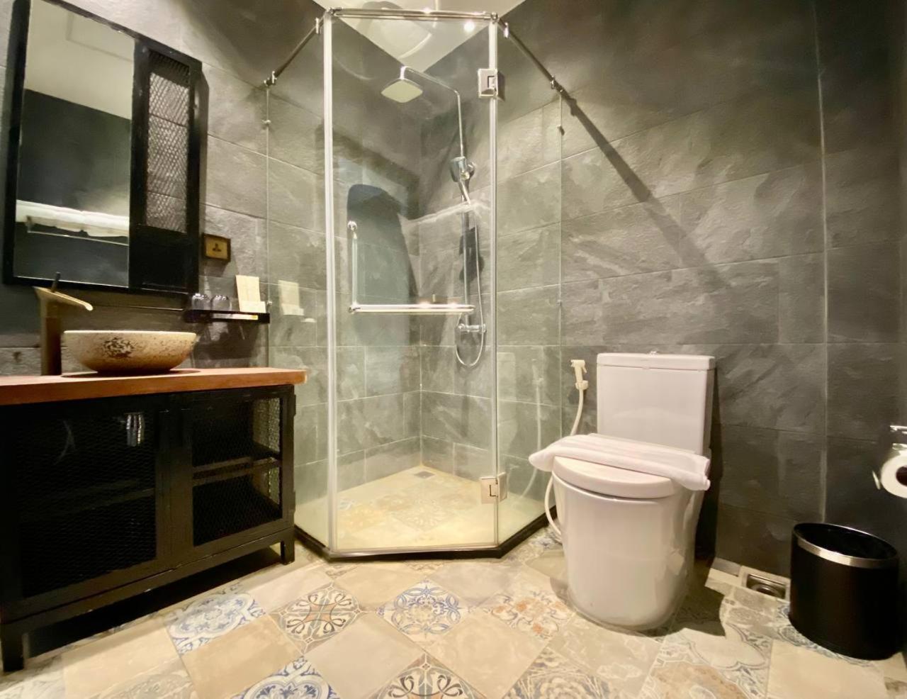 Check Inn Phnom Penh Bkk1 Bagian luar foto